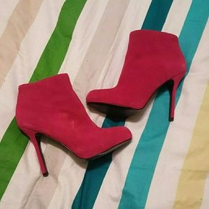 👢 AnnTaylor LOFT Booties, Vibrant Raspberry, 7.5